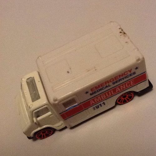 Maisto Camion Ambulance 1/80