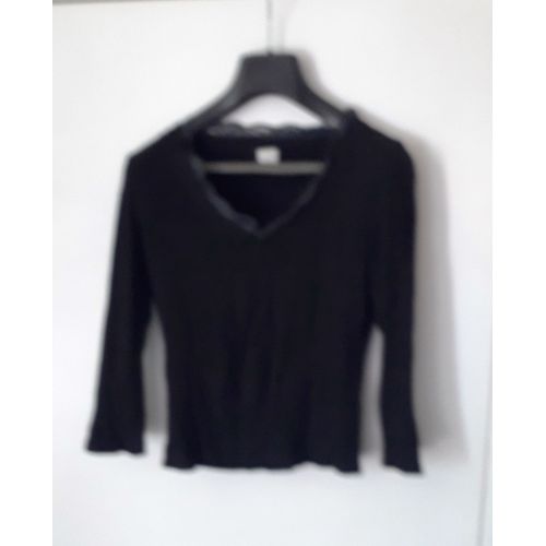 Joli Top Encolure Bordée De Dentelle