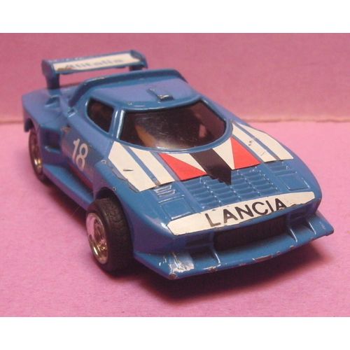Lancia " Alitalia " N°18 - Éch 1/45 --Mc Toy