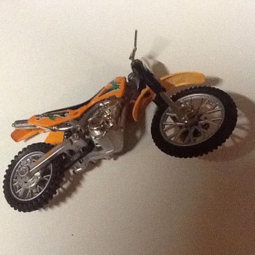 Petite Moto Molto Cross Orange : : Jeux et Jouets