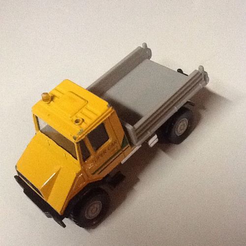 Welly Camion Mercedes 4x4 1/60 Jaune