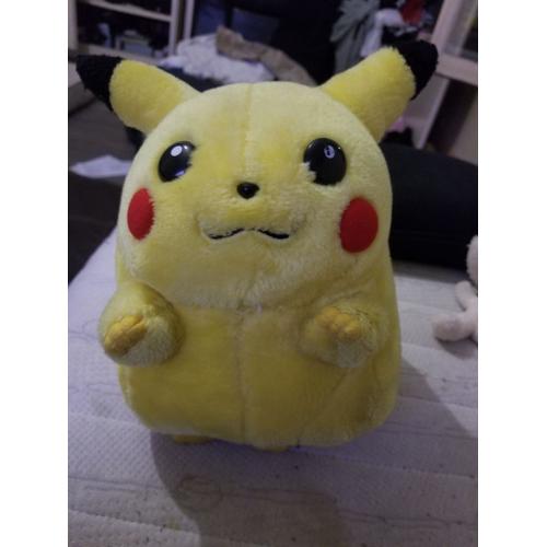 Tomy Pikachu Peluche