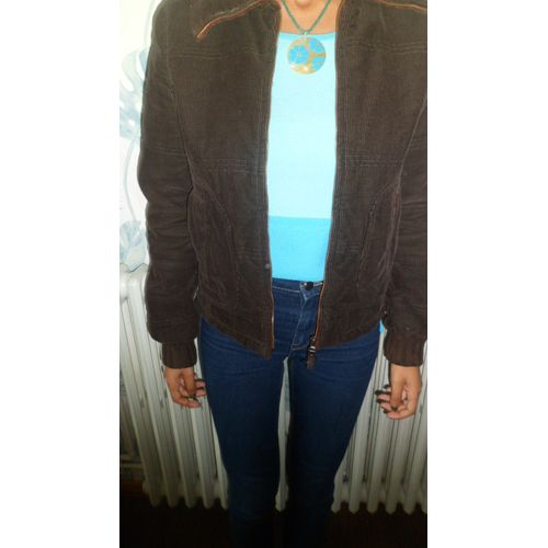 Blouson Velours Côtelé Marron Jennyfer. Taille S. 100 % Coton. Doublure Couleur Kaki. Poche Intérieur Pour Téléphone Portable. Longueur Totale : 50 Cm Environ (Sans Compter Le Col).