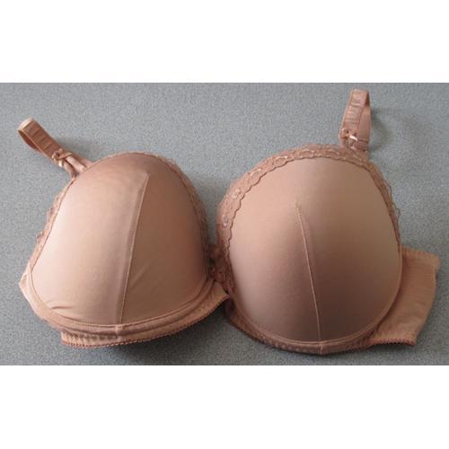 Soutien-Gorge À Baleines-Bonnets Chair Doublés Mousse Et Bordés De Dentelle Brodée De Fleurs-Agrafage Dos 3 Positions-Noeuds Au Centre Et Au Bas Des Bretelles Réglables- Marks&spencer Taille 100 E