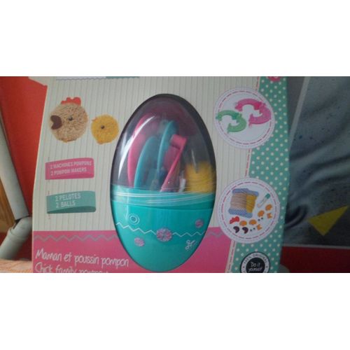 Kit Créatif Fundoo Twist : Maman Poule Et Son Poussin Pompons. Pour Réaliser En Pompons La Poule Et Son Poussin. Un Ensemble Créatif Pour Découvrir Une Nouvelle Activité Manuelle. Contenu : - 2 Machin
