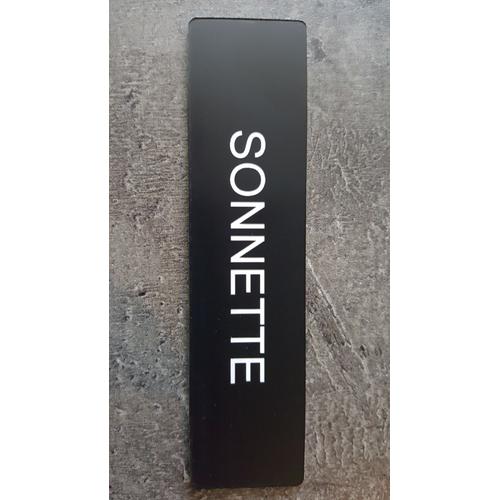 Plaque gravée" SONNETTE "avec adhésif ,étiquette 10 cm x 2.5 cm x 1,6 mm