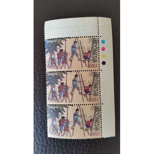 Planche De 3 Timbres Indonésie 2001 Egrang Bambu
