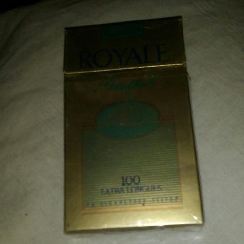 Paquet De Cigarettes Vide Royale Menthol Extra Longues