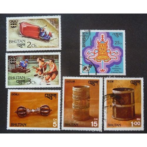 Bhoutan Y Et T N° 484 Et + Lot De 6 Timbres De 1976-79 (Neuf Et Oblitere)