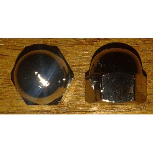 2 écrou Tête ronde 13mm coté diamètre intérieur 0,6cm