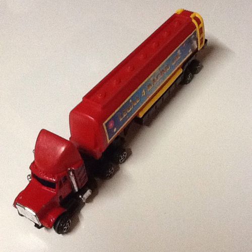 Camion Semi Remorque Citerne Rouge En Plastique 1/80