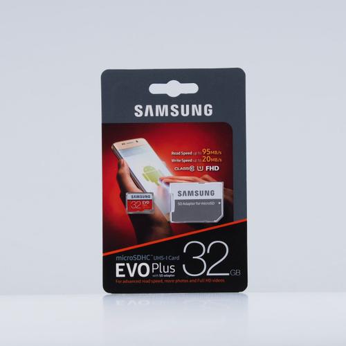 Samsung 32Go EVO Plus UHS-I Micro SDHC Carte Mémoire avec Adaptateur SD MB-MC32GA