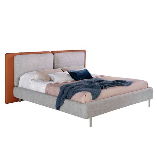 Lit En Tissu Et Croûte De Cuir Avec Pieds En Acier