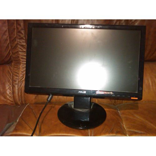 ASUS VH192D - Écran LCD - 18.5" - 1366 x 768 - 250 cd/m² - 5 ms - VGA - noir