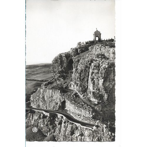 Constantine, Monument Aux Morts Et La Route De Philippeville