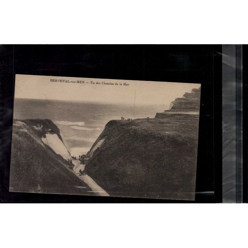 Carte Postale Berneval Sur Mer. Un Des Chemins De La Mer En L'état Sur Les Photos