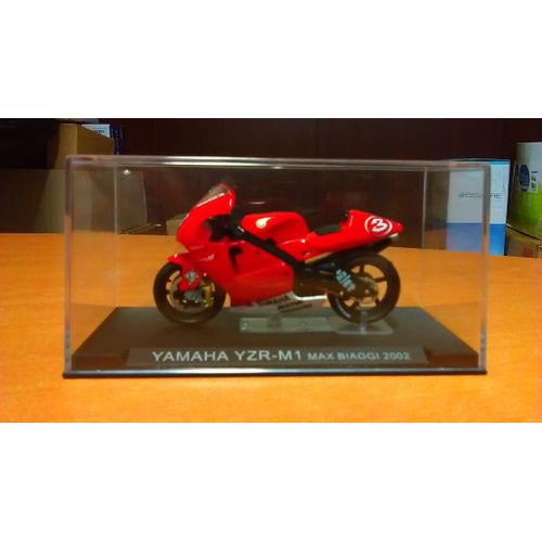 Yamaha Yzr M1 De 2002 Pilotée Par Max Biarritz-Altaya