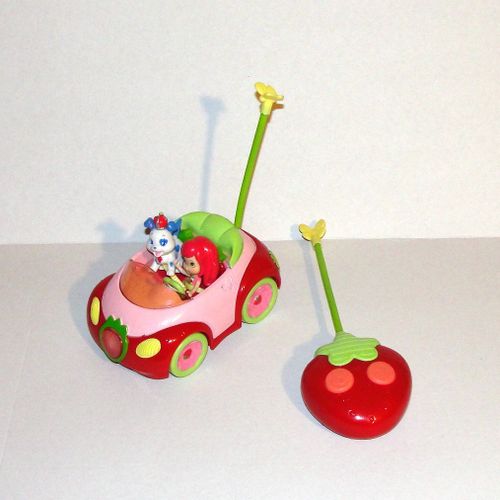 Charlotte Aux Fraises Voiture Radiocommande + 2 Figurine