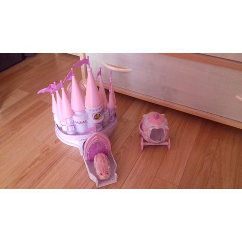 Chateau De La Princess Zhu Zhu Pet