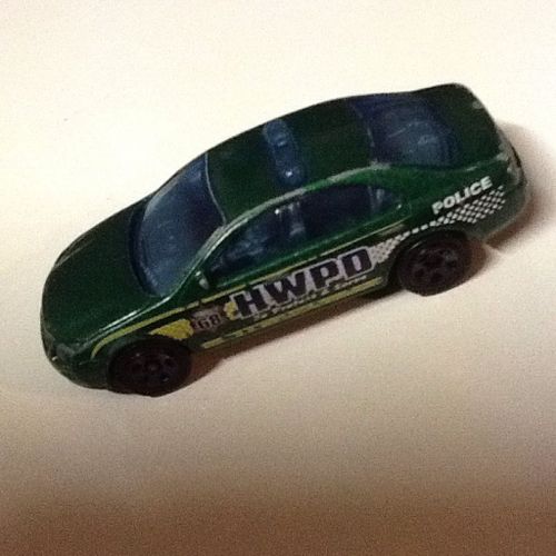 Hot Wheels Ford Fusion Police Verte