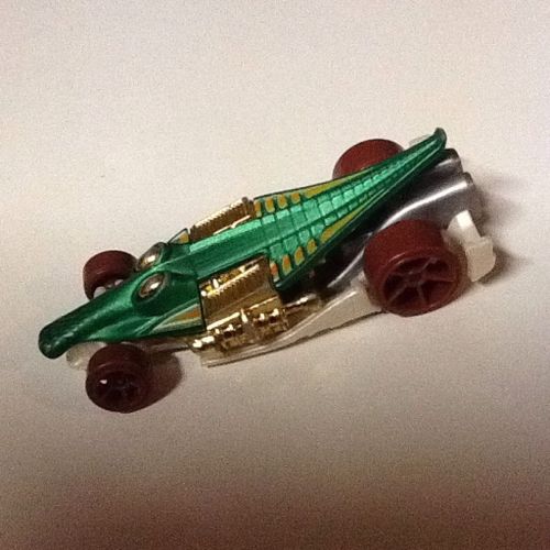 Hot Wheels Boiture Crocodile Verte