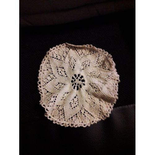 Petit Napperon Rond Jaune Fait Main Au Crochet