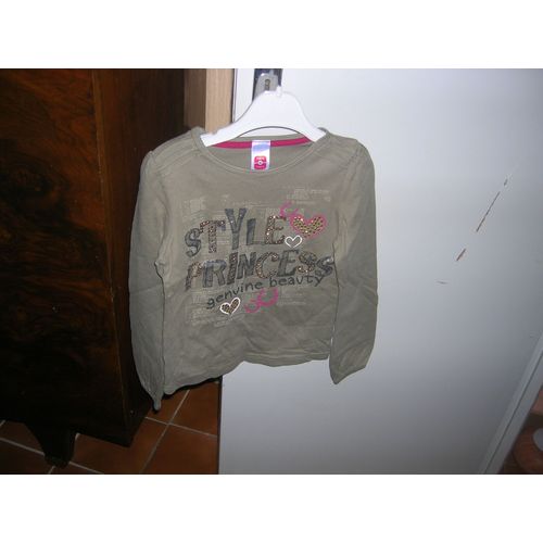 T-Shirt Manches Longues C&a Taille 7/8 Ans 100% Coton.