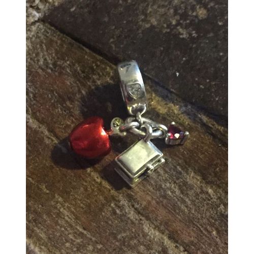 charm pandora pomme blanche neige