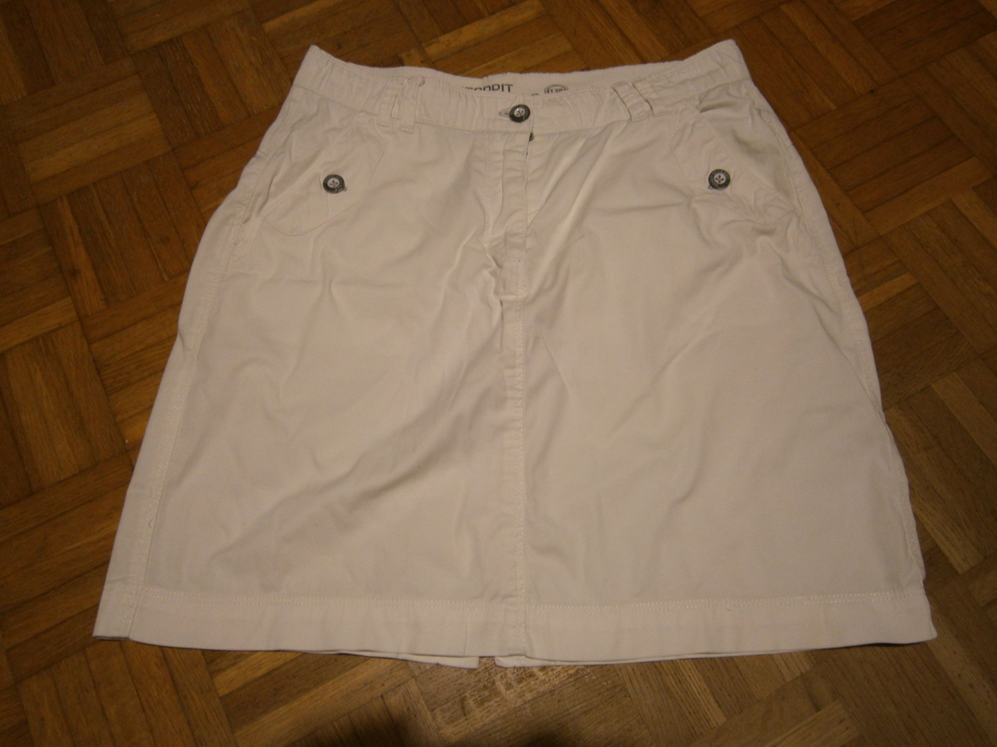 jupe blanche esprit