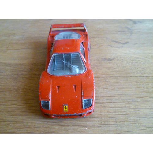 Voiture Ferrari F 40 1/43-Bburago