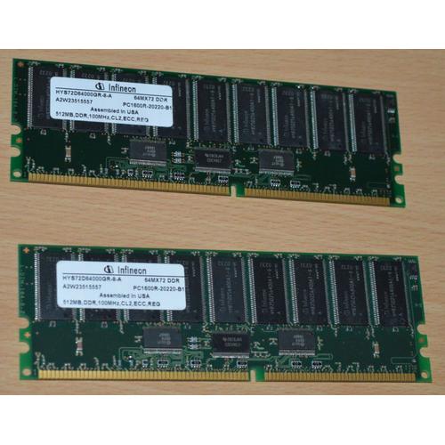 barrette de mémoire Infineon HYS72D64000GR-8-A