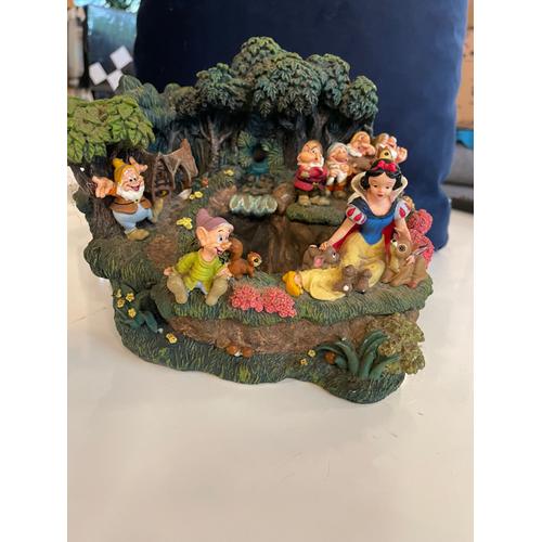 Figurine Fontaine Disney Blanche Neige Et Les 7 Nains