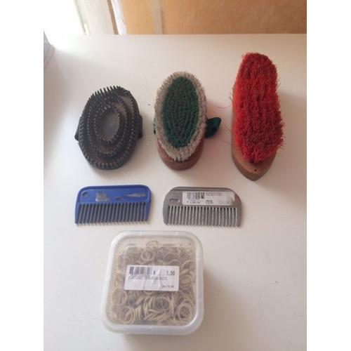 Lot De Brosses Et Peignes