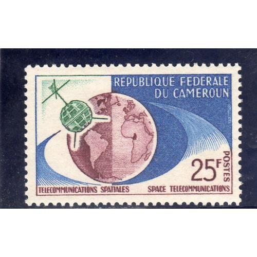 Timbre-Poste Du Cameroun (Télécommunications Spatiales)