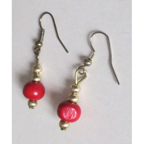Pendants D'oreille Formés De 2 Boules Rouges Et 3 Petites Boules Dorées - Hauteur Totale 3cm-Pas Parfaites: Accroches Métal Pas Exactement Semblables Et Boules Rouges Un Peu Aplaties Par Endroit