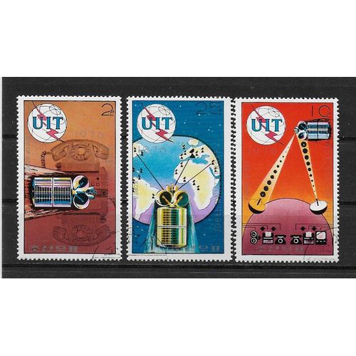 Coree Du Nord 1976 : 100è Anniversaire De L'union Internationale Des Télécommunications : Satellite Et Combiné Téléphonique/Antennes Et Satellite/Satellite Et Mappemonde - Série De 3 Timbres Oblitérés