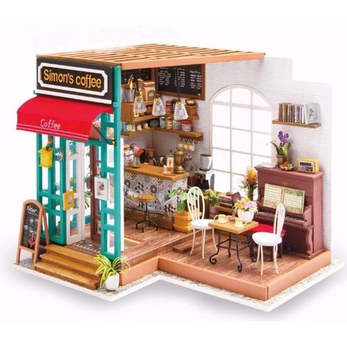 Le Café De Simon Avec Lumière - Kit Bois 20x19x21 Cm Montage Estimé 20 H - Nombreux Accessoires (Tableaux, Fleurs, Verres ,Tabouret...), Éclairage + Outillage (Colle, Pinceaux) Inclus Robotime