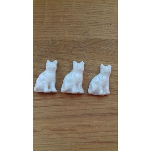 Fève Ancienne Chat Assis