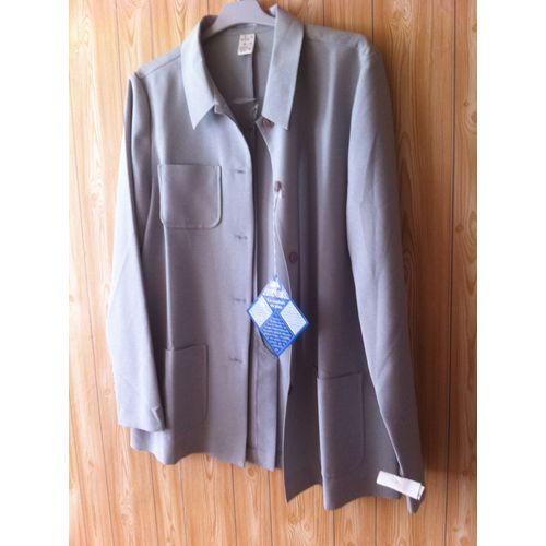 Veste Femme Gris Clair La Redoute. Taille 38. Neuve. Longueur Totale : 73 Cm Environ. 100 % Polyester. Longueur De La Manche : 60 Cm Environ. Fente De 20 Cm À L'arrière.