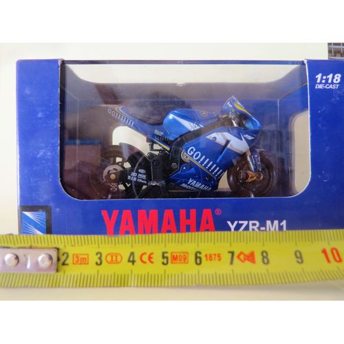 Valentino Rossi Yamaha Yrm 2005 1/18 New Ray-New Ray