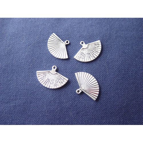 4 Breloques Eventails Argentés