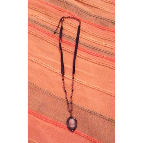 Collier Camé Gris Métal Argenté Et Fil Noir Vintage Années 80.