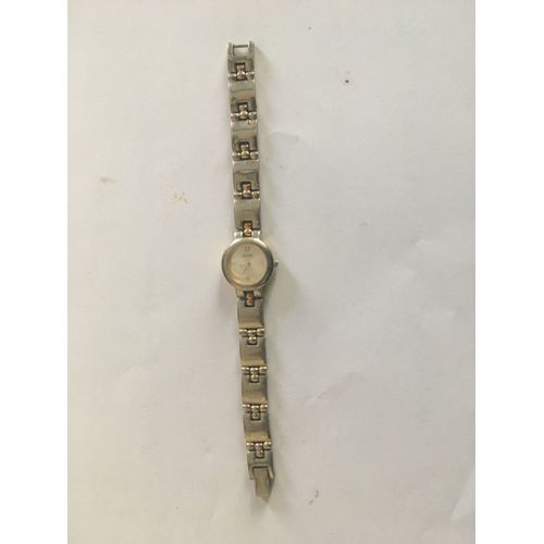 Montre Guess Femme 175454l1 Bracelet Métal À Nettoyer Et Pile À Changer