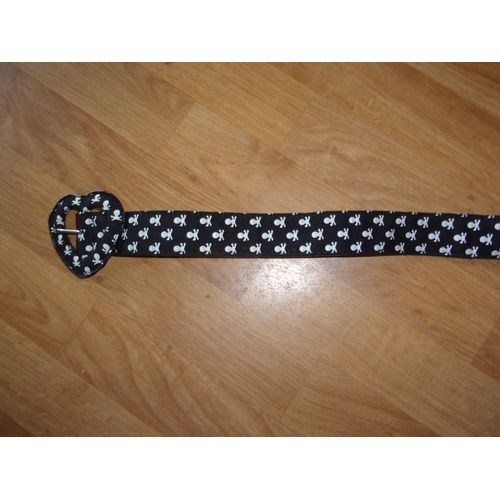 Ceinture Tissu Noir Têtes De Mort Blanches Boucle Coeur.
