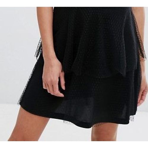 Prettylittlething  Jupe Courte Avec Résille Transparente T40