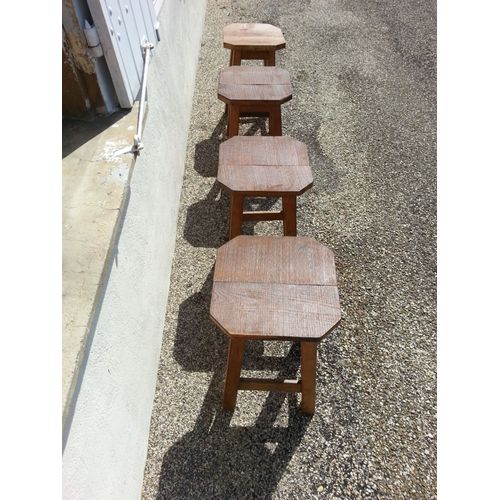 4 Robustes Tabourets En Bois Dur, Dessus En Fresne