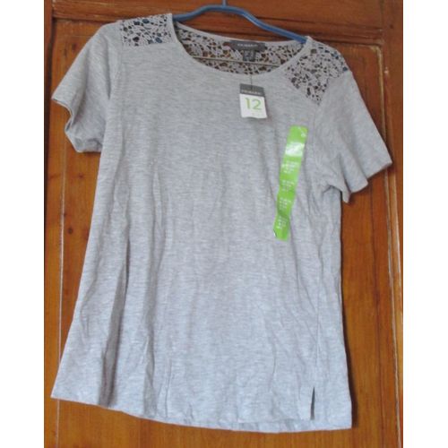 Tee-Shirt Femme Élégant Gris Clair Chiné-Empiècement De Dentelle Au Dos-Petites Manches-Primark Taille 40- 93%Coton/7%Polyester-Matière Souple Et Légèrement Transparente-Petites Fentes Côté Au Bas