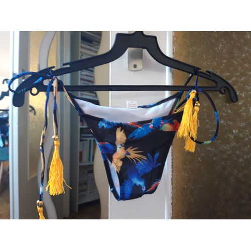 Bas De Maillot À Nouer Sur Les Cotes Tm