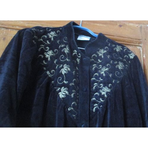 Robe De Chambre/D'intérieur Noire-Broderies Dorées Sur L'empiècement-Manches Longues-Poches Latérales-73%Triacétate/27%Nylon Aspect Velours-Modèle Vintage House Of Fraser Exclusive-Taille Large