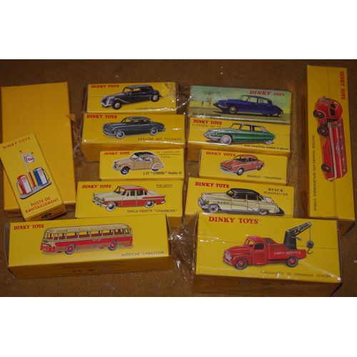 Dinky Toys Lot Camion Miniature Auto Réédition Atlas Citroen Renault Simca Buick Peugeot Bus Tracteur Panhard Citerne Poste Esso Ravitaillement + Signalisation Ville ...